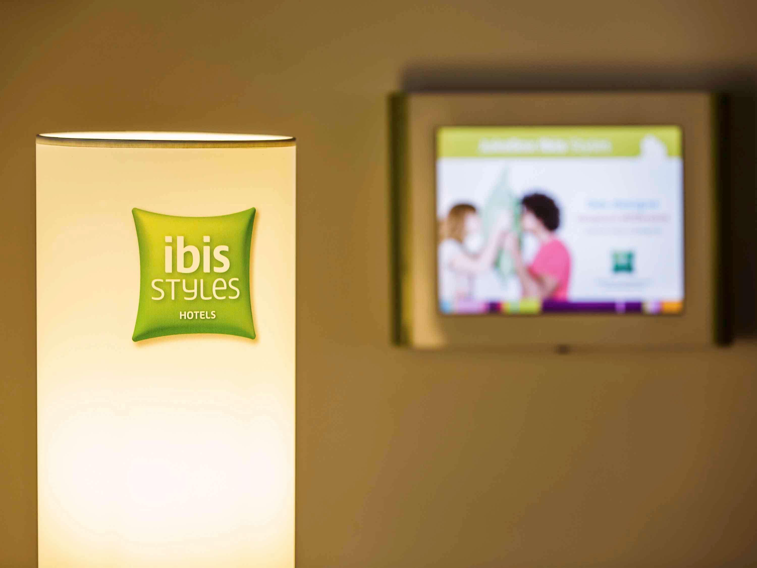 Готель Ibis Styles Lyon Sud Vienne Шасс-сюр-Рон Екстер'єр фото